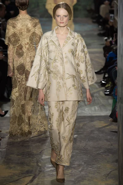 Look 22
